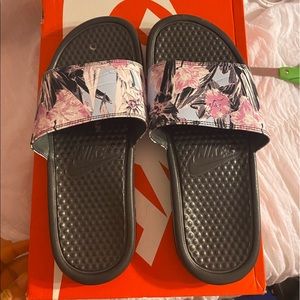 BRAND NEW NIKE SLIDES NEVER WORN